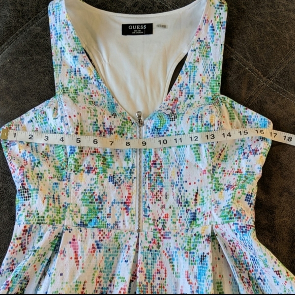 ⭐ Guess Dress - Picture 4 of 7